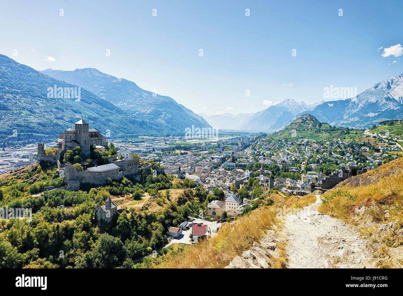 Le Château de Valère dans la colline à Sion, Canton du Valais, Suisse. Banque D'Images