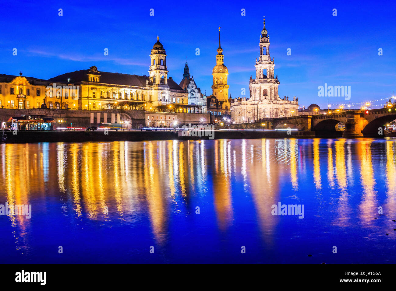 Dresden, Allemagne. cityscape, sur l'Elbe. Banque D'Images