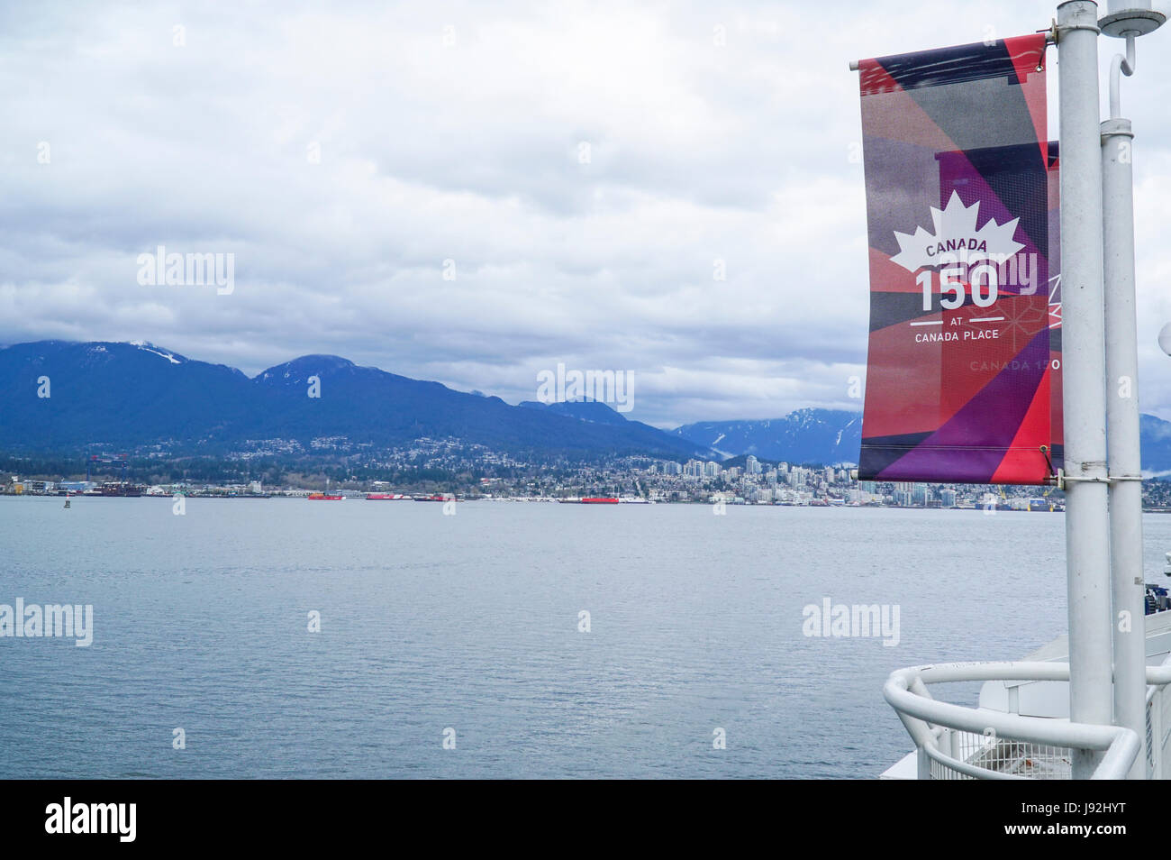 Vue depuis la Place du Canada sur le port de Vancouver - CANADA Banque D'Images