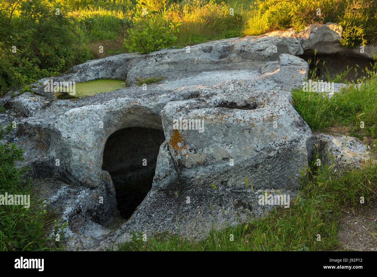 Dans Bakhchysarai ville caverne Bakla, Crimée. Banque D'Images