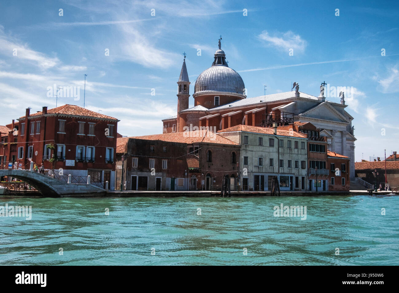 Avec vue sur le canal de la Giudecca Venise Chiesa del Santissimo Redentore (Église du Rédempteur). 16e siècle, église catholique romaine sur le bord de mer Banque D'Images