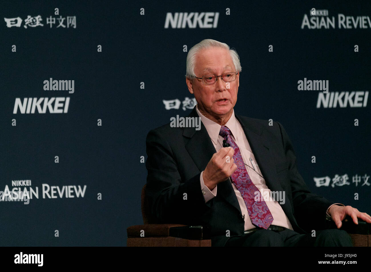 L'ancien Premier Ministre de la République de Singapour Goh Chok Tong parle au cours de la 23e Conférence internationale sur l'avenir de l'Asie le 5 juin 2017, Tokyo, Japon. La 23e Conférence internationale sur l'avenir de l'Asie rassemble 27 dirigeants de la région pour deux jours de discussions sur des questions comme l'influence des Américains et Brexit première et sur l'Asie. Credit : Rodrigo Reyes Marin/AFLO/Alamy Live News Banque D'Images