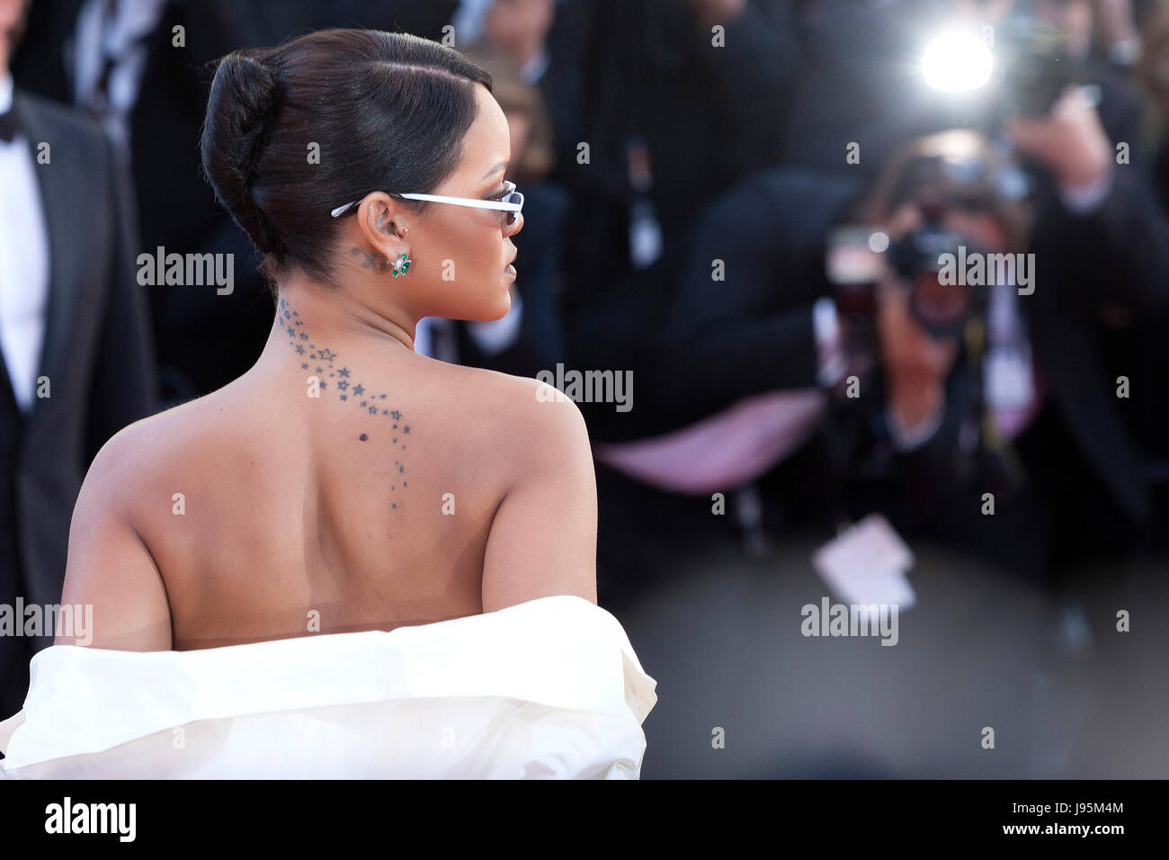 CANNES, FRANCE - 19 MAI : Rihanna assiste à l' 'Okja le dépistage au cours de la 70e assemblée annuelle du Festival du Film de Cannes au Palais des Festivals le 19 mai 2017 à Cannes, France. Laurent Koffel/Alamy Live News Banque D'Images