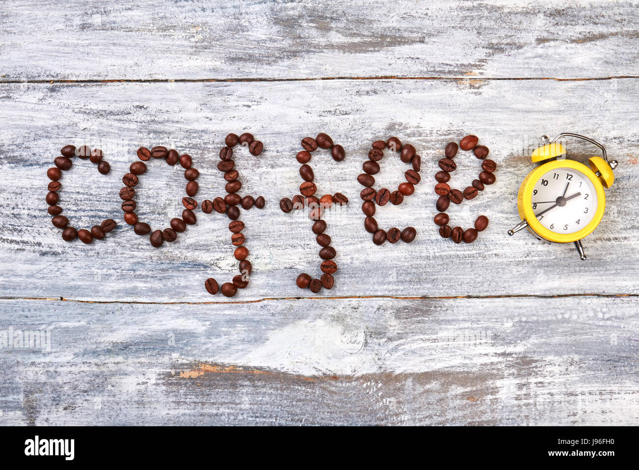 Le café, les épices sur fond de bois. Banque D'Images