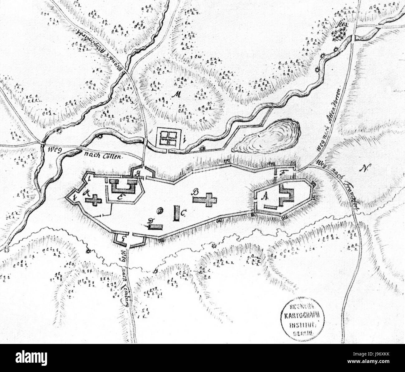Le plan de la ville de Siegen de 1700 offre une représentation détaillée de l'aménagement et de l'infrastructure de la ville au début du XVIIIe siècle. Il met en valeur les rues de la ville, les points de repère et les caractéristiques géographiques de l'époque. Banque D'Images
