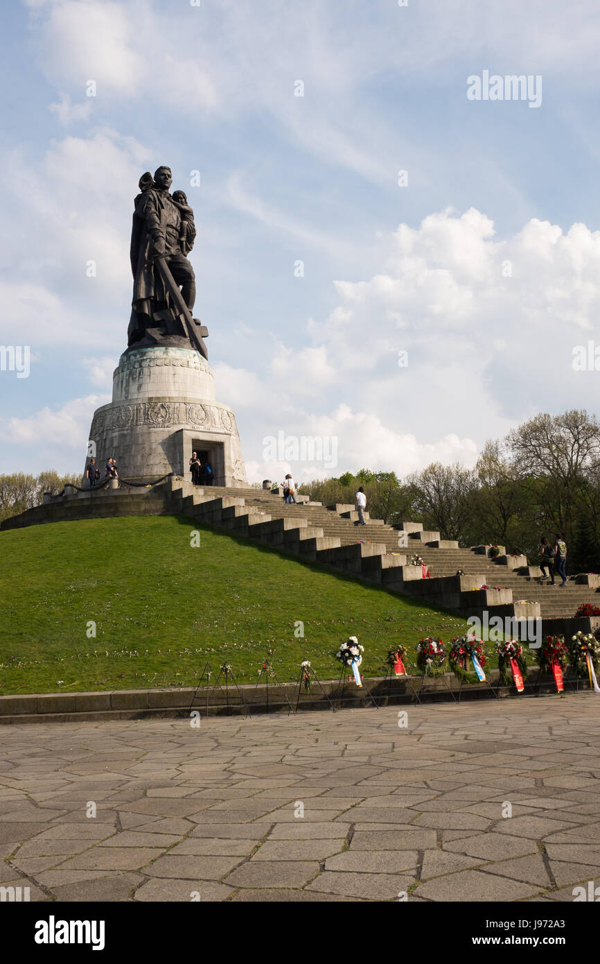 BERLIN, LE 12 MAI : le mémorial de guerre soviétique en parc de Treptow Treptow, Berlin le 12 mai, 2017. Banque D'Images