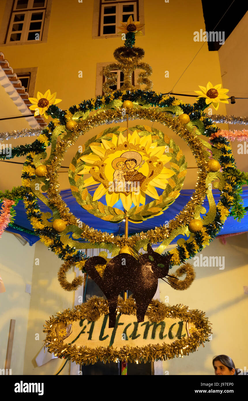 Le saint Santo Antonio pendant les festivités dans Alfama. Lisbonne, Portugal Banque D'Images