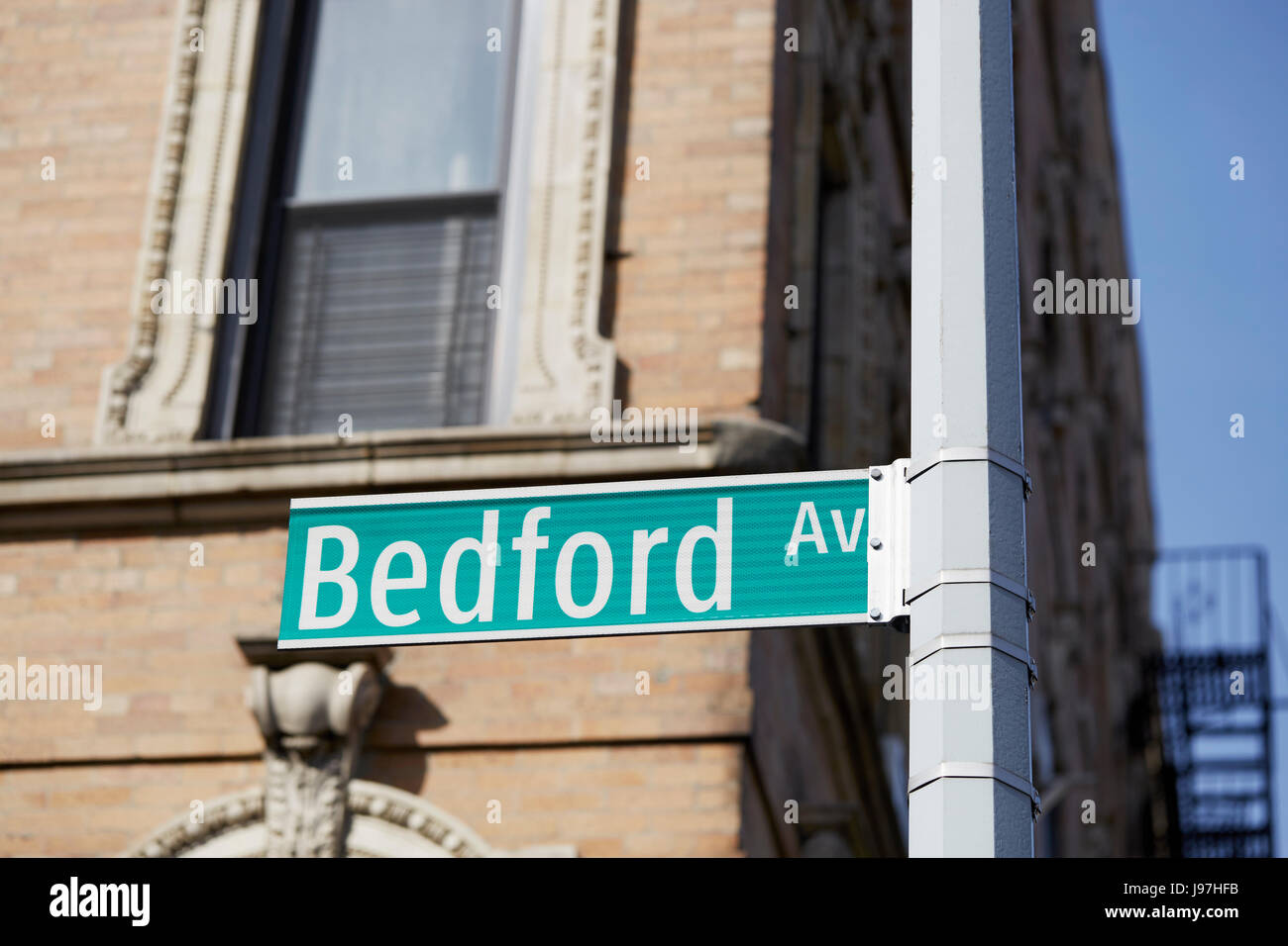 USA, New York, New York City, Brooklyn, Bedford Avenue sign Banque D'Images