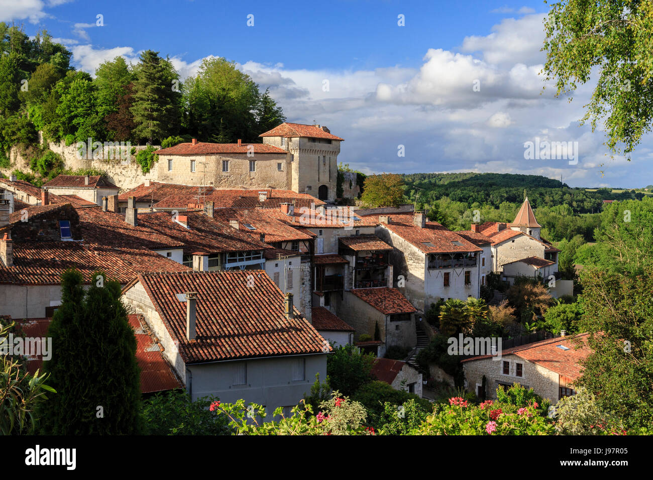 Aubeterre sur dronne Banque de photographies et d'images à haute résolution  - Alamy