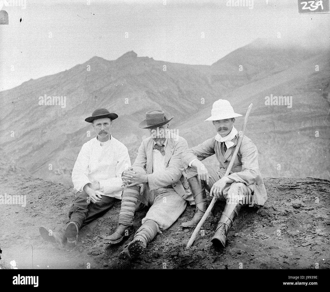 Quand nous rencontrer à nouveau trois, Cratère de la Soufrière, 1907 YORYM TA0239 Banque D'Images