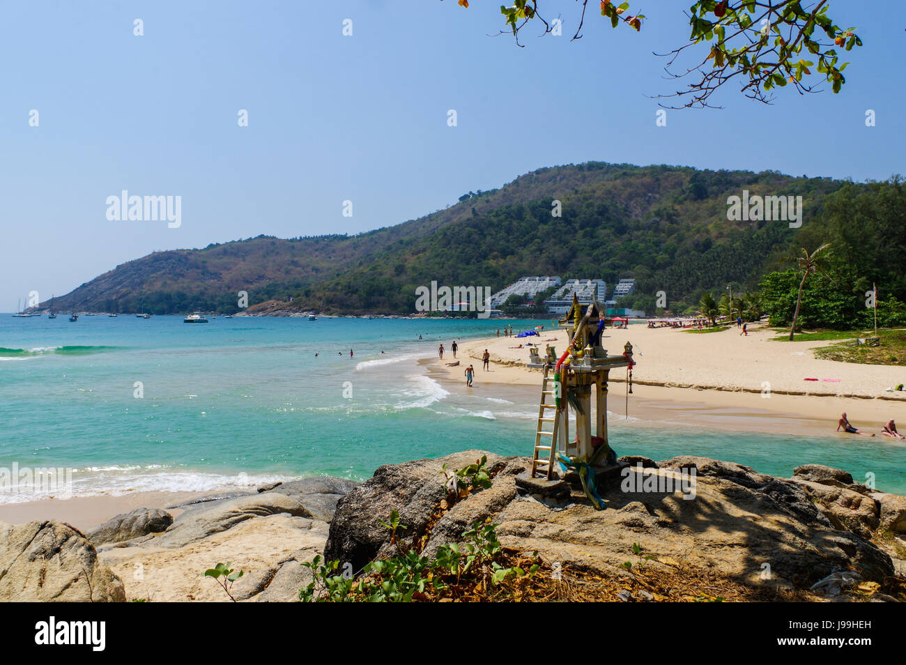 Paysage d'un point de vue de Phuket à Nai Harn Beach situé dans la province de Phuket, Thaïlande. Banque D'Images