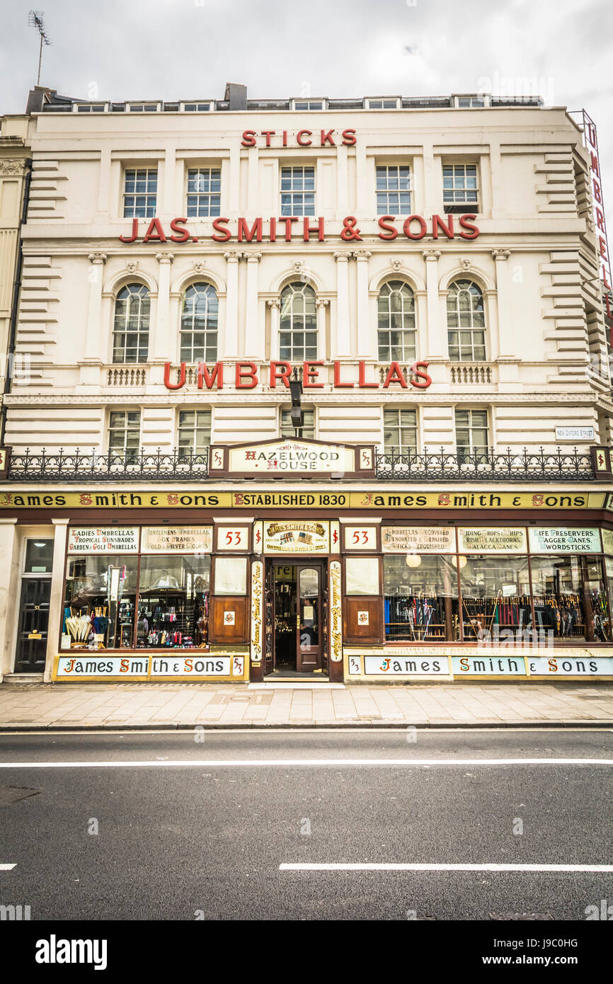 James Smith et Fils Boutique parapluie à Holborn, London, UK Banque D'Images