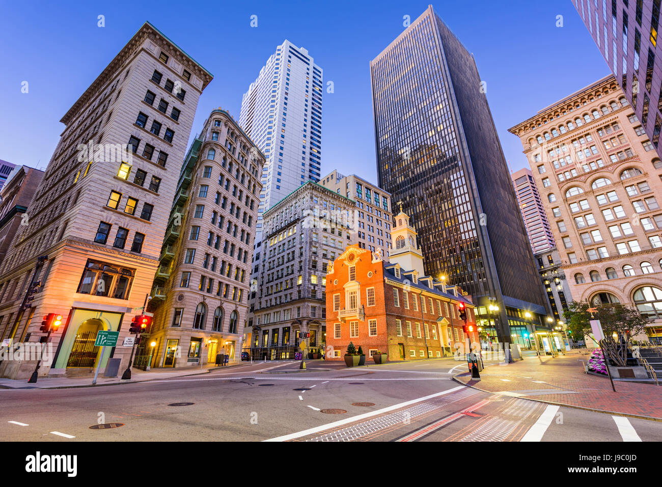 Boston, Massachusetts, USA Old State House et la ville. Banque D'Images