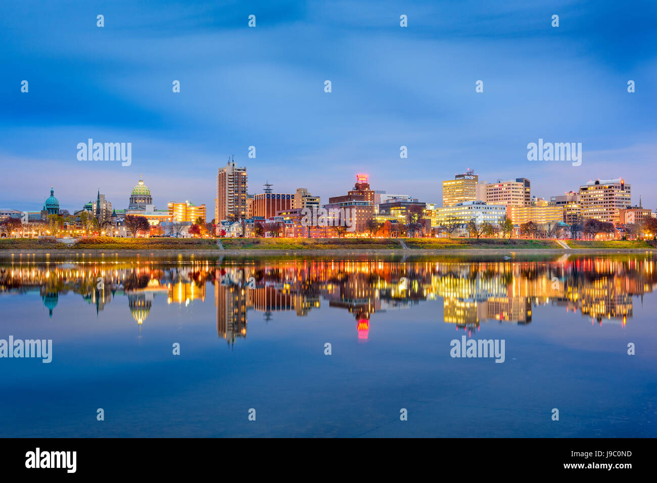 Harrisburg, Pennsylvanie, USA Skyline sur la rivière Susquehanna. Banque D'Images