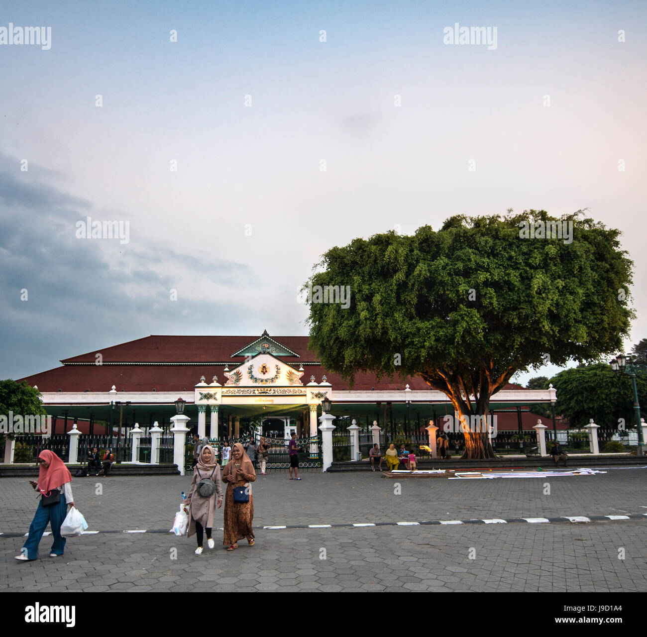 Palais de Yogyakarta, crépuscule, le Keraton Yogyakarta, Yogyakarta, Java, Indonésie Banque D'Images