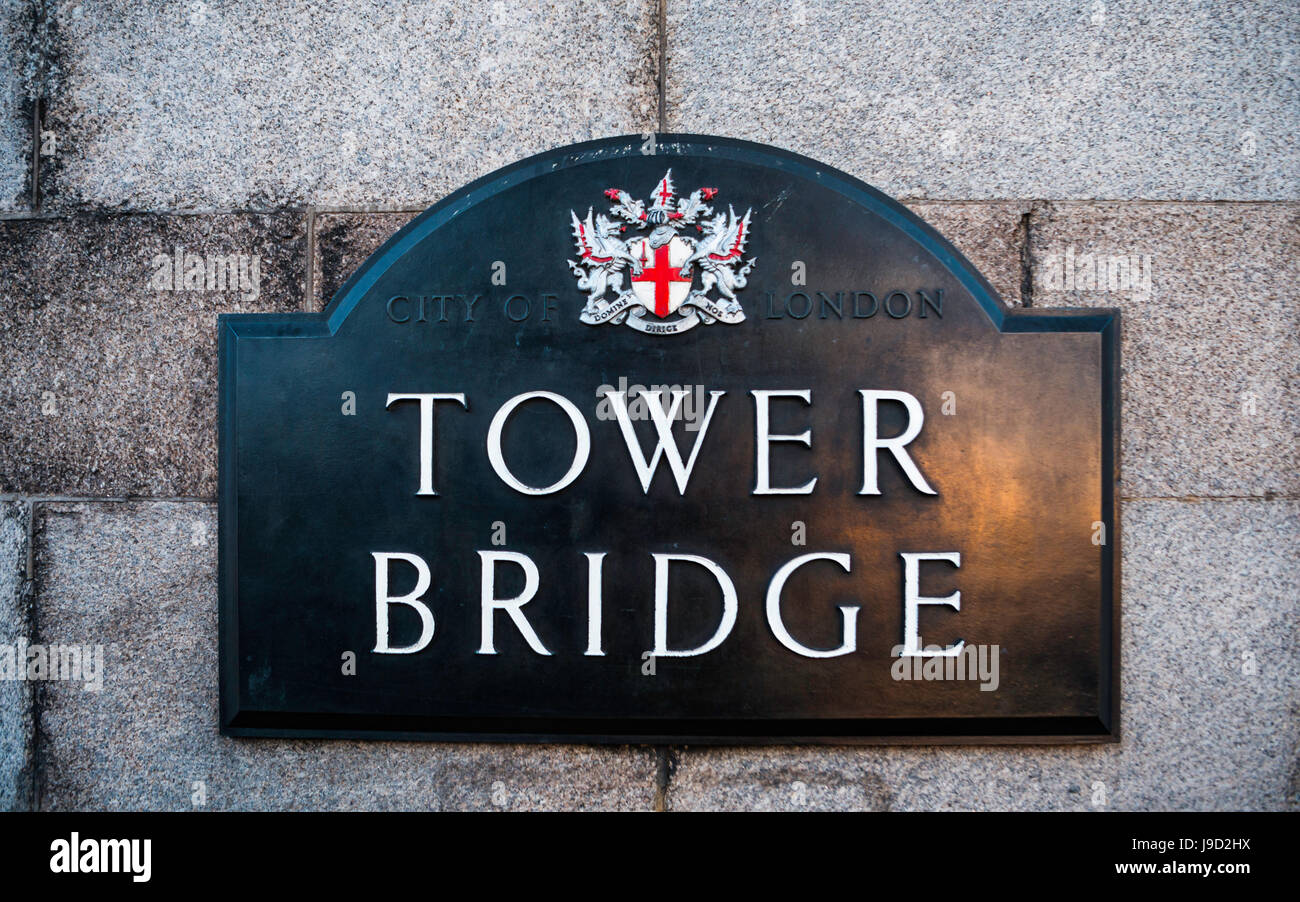 Une affiche avec l'inscription du Tower Bridge, Londres, Angleterre, Royaume-Uni Banque D'Images