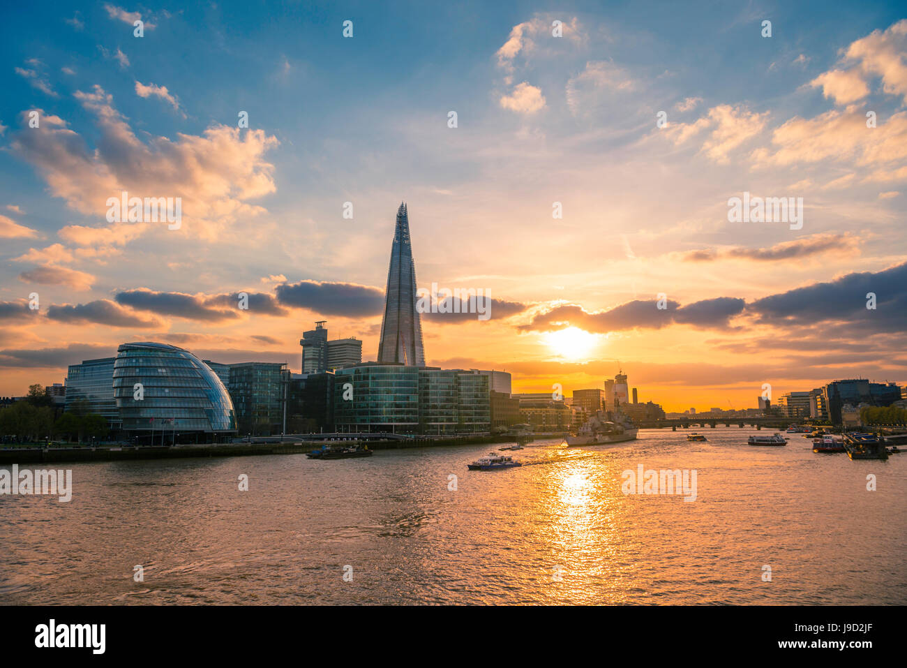 Le bureau de l'horizon plus complexe Riverside London, London City Hall, City Hall, le Shard, Thames au coucher du soleil, Southwark, Londres Banque D'Images