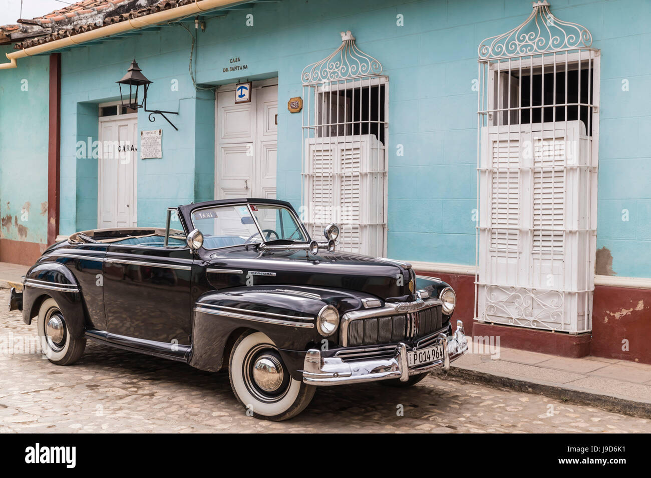 Un millésime 1948 American Mercury 8 comme un taxi dans la ville de Trinidad, l'UNESCO, Cuba, Antilles, Caraïbes Banque D'Images