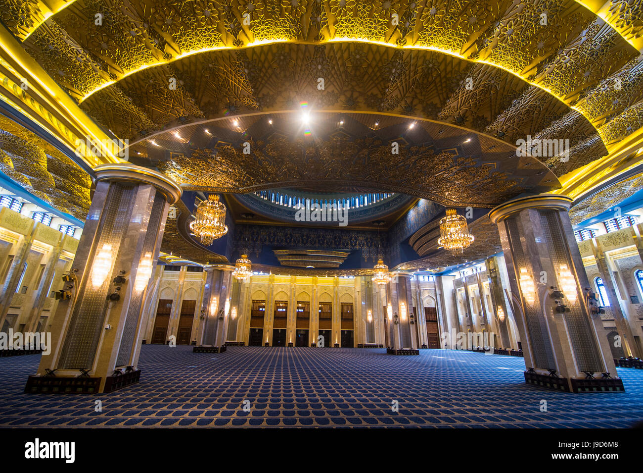 À l'intérieur de la magnifique Grande Mosquée, Koweït City, Koweït, Moyen-Orient Banque D'Images