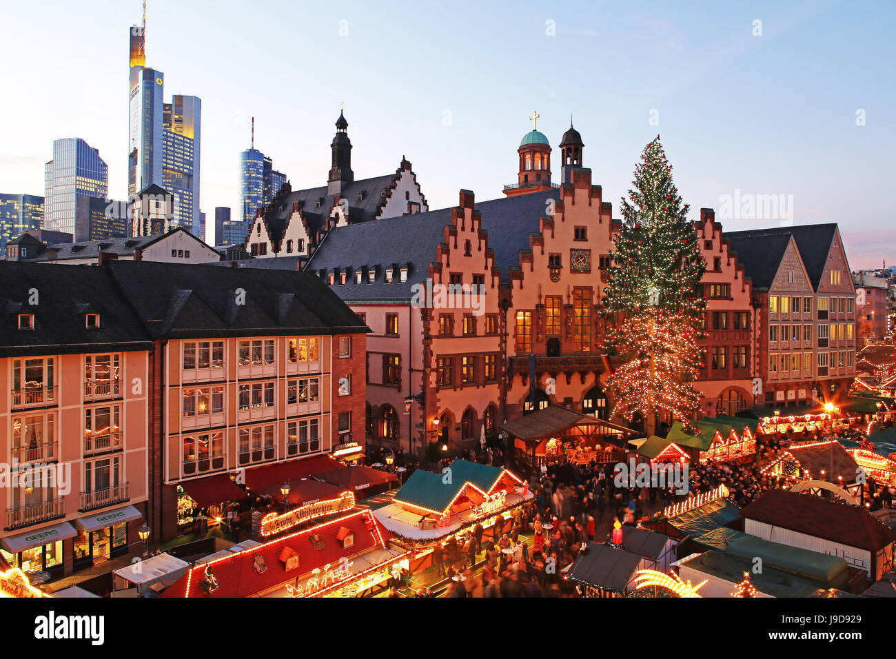 Foire de Noël sur la place Roemerberg, Frankfurt am Main, Hesse, Germany, Europe Banque D'Images