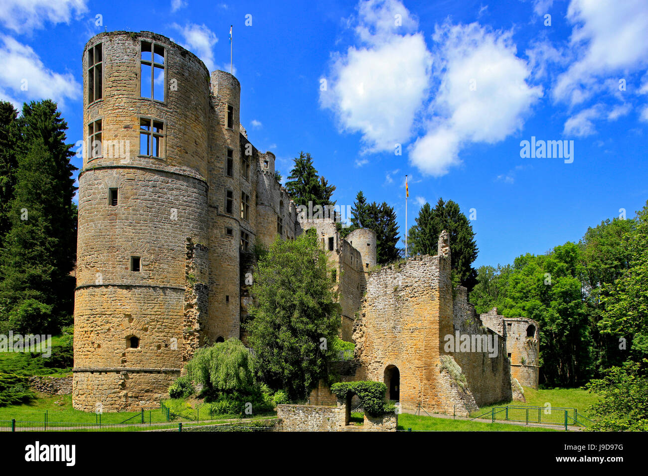 Ruine de château de Beaufort à Beaufort, dans le canton d'Echternach, Grand-Duché de Luxembourg, Europe Banque D'Images