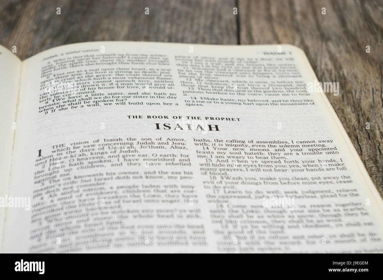 Page de titre pour le livre d'Isaïe dans la Bible - King James Version Banque D'Images