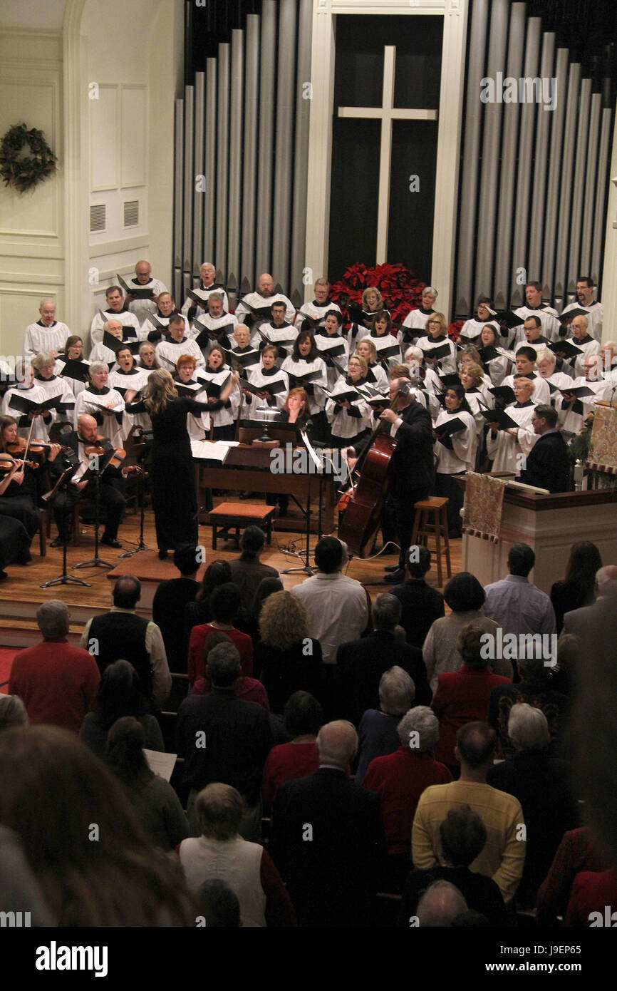 La scène chorale à l'église pour Noël Banque D'Images