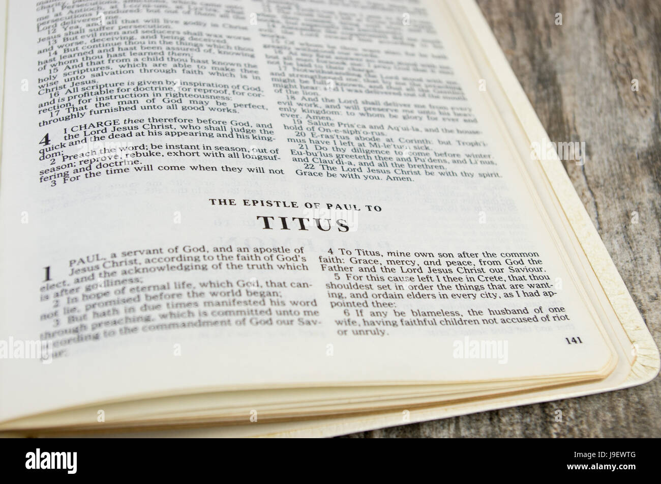 Page de titre pour le livre de Titus dans la Bible - King James Version Banque D'Images