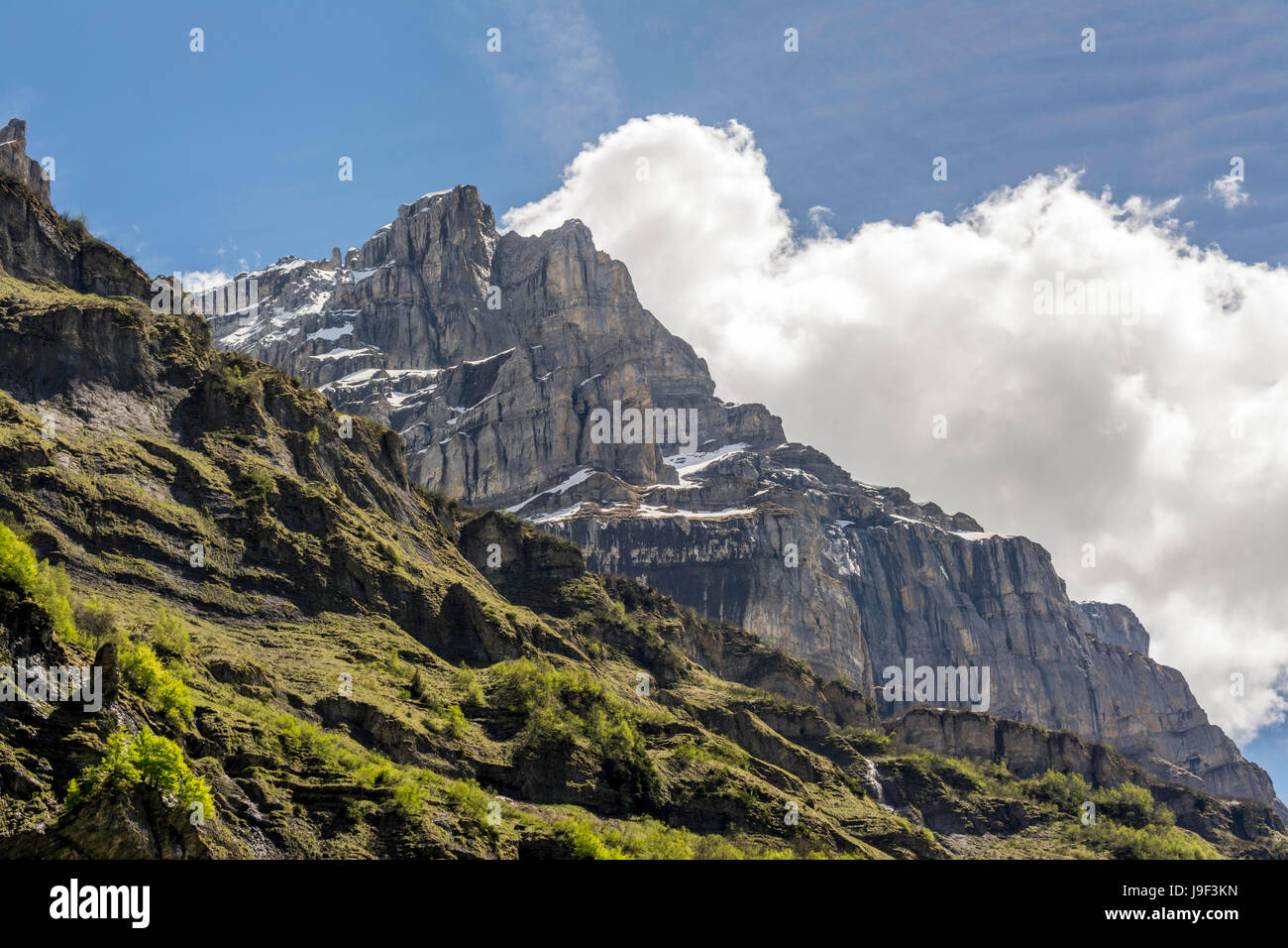 Des pics de montagne à Sixt Fer a cheval près de Samoëns. Haute Savoie. France Banque D'Images