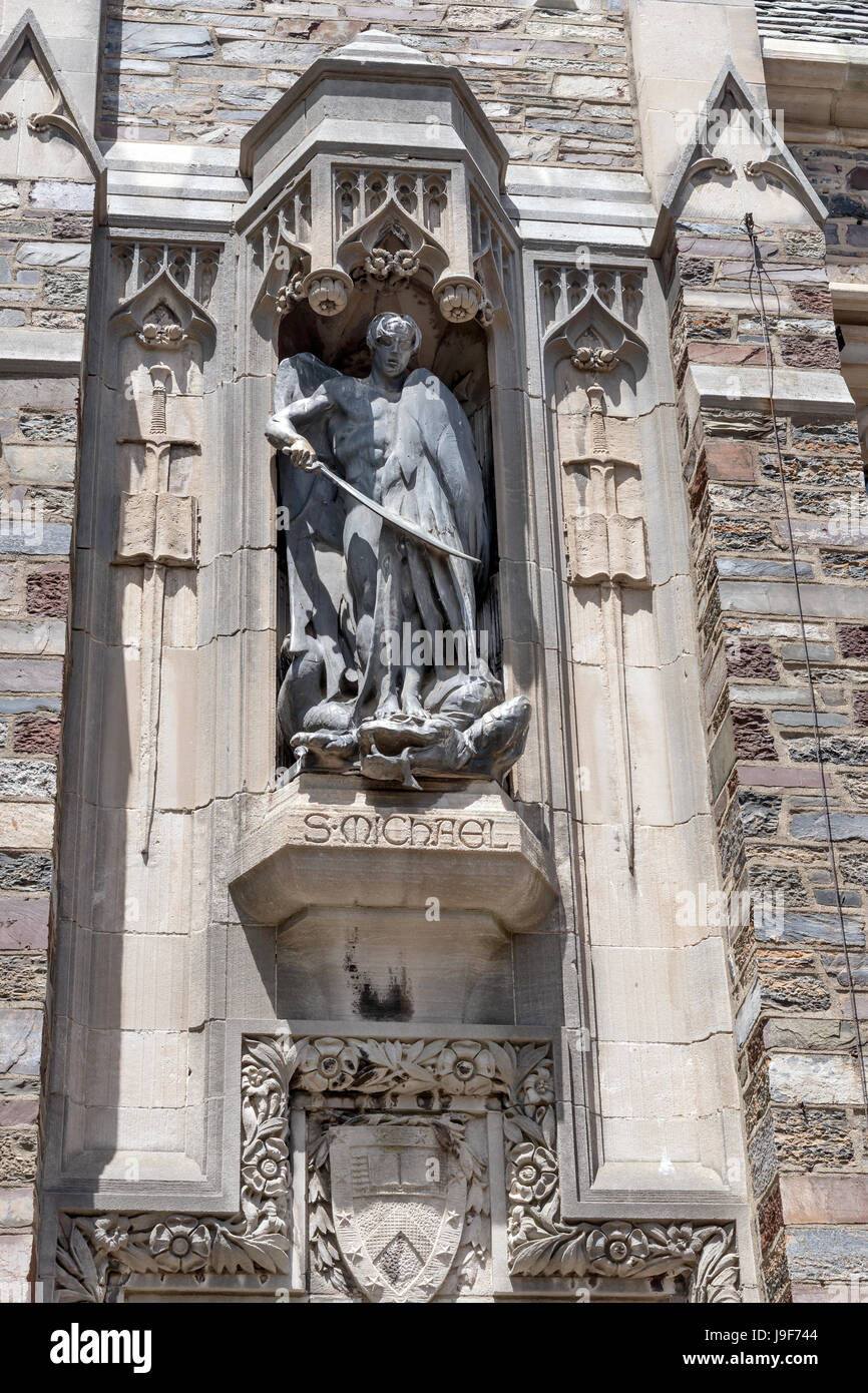Sculpture dans le mur d'un bâtiment, de l'Université de Princeton, New Jersey, USA Banque D'Images