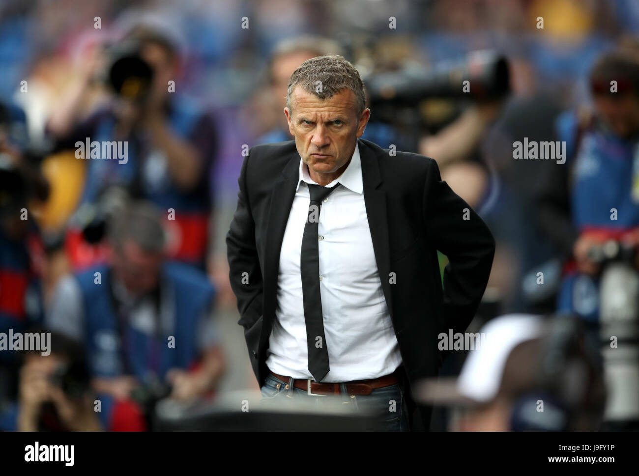 Paris Saint Germain l'entraîneur-chef Patrice Lair au cours de l'UEFA Women's Champions League au Cardiff City Stadium. Banque D'Images