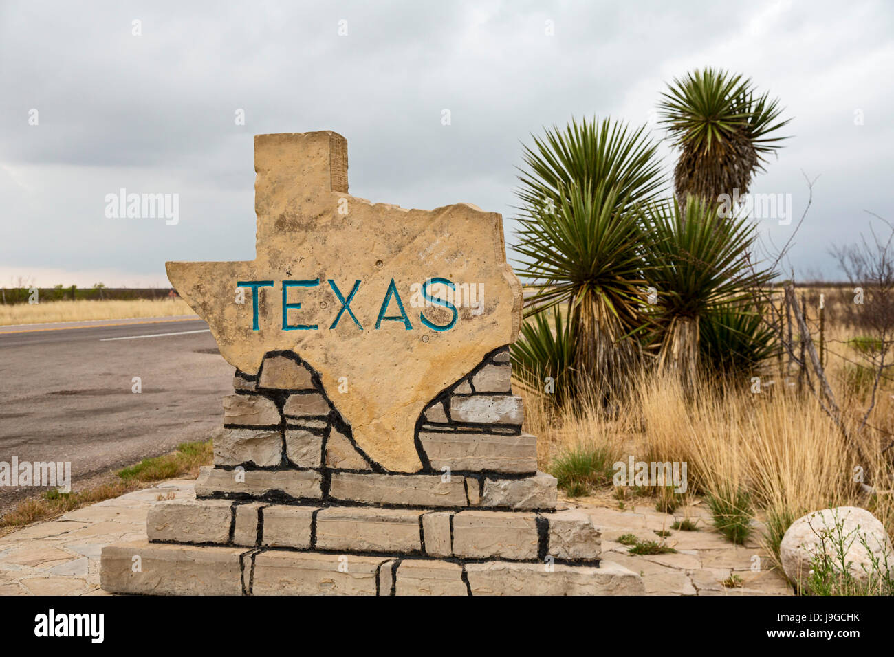 Pine Springs, Texas - un signe sur l'US Highway 180/62 accueille les voyageurs du Nouveau Mexique au Texas. Banque D'Images