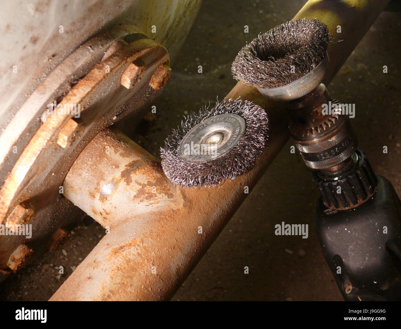 Acier, rouille, corrosion, pinceau, brosse métallique, enlever la rouille,  supprimer, supprimer Photo Stock - Alamy