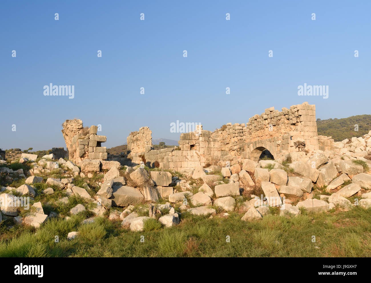 Ruines de Vespasien baignoire de l'ancienne ville Lycienne Patara. La province d'Antalya. La Turquie Banque D'Images