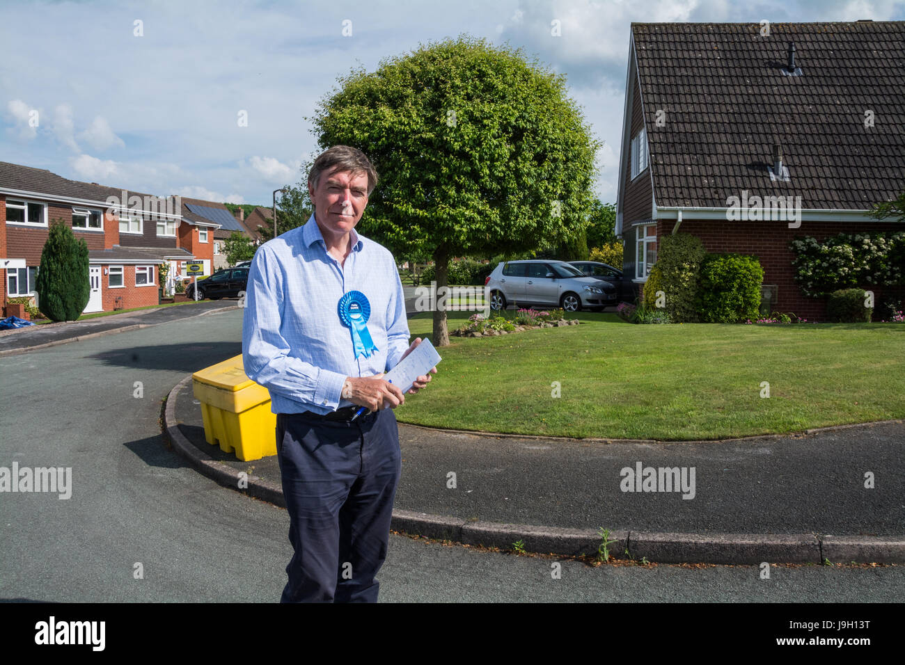 Élections britanniques. Philip Dunne, député de Ludlow, la sollicitation de Much Wenlock, Shropshire. Banque D'Images