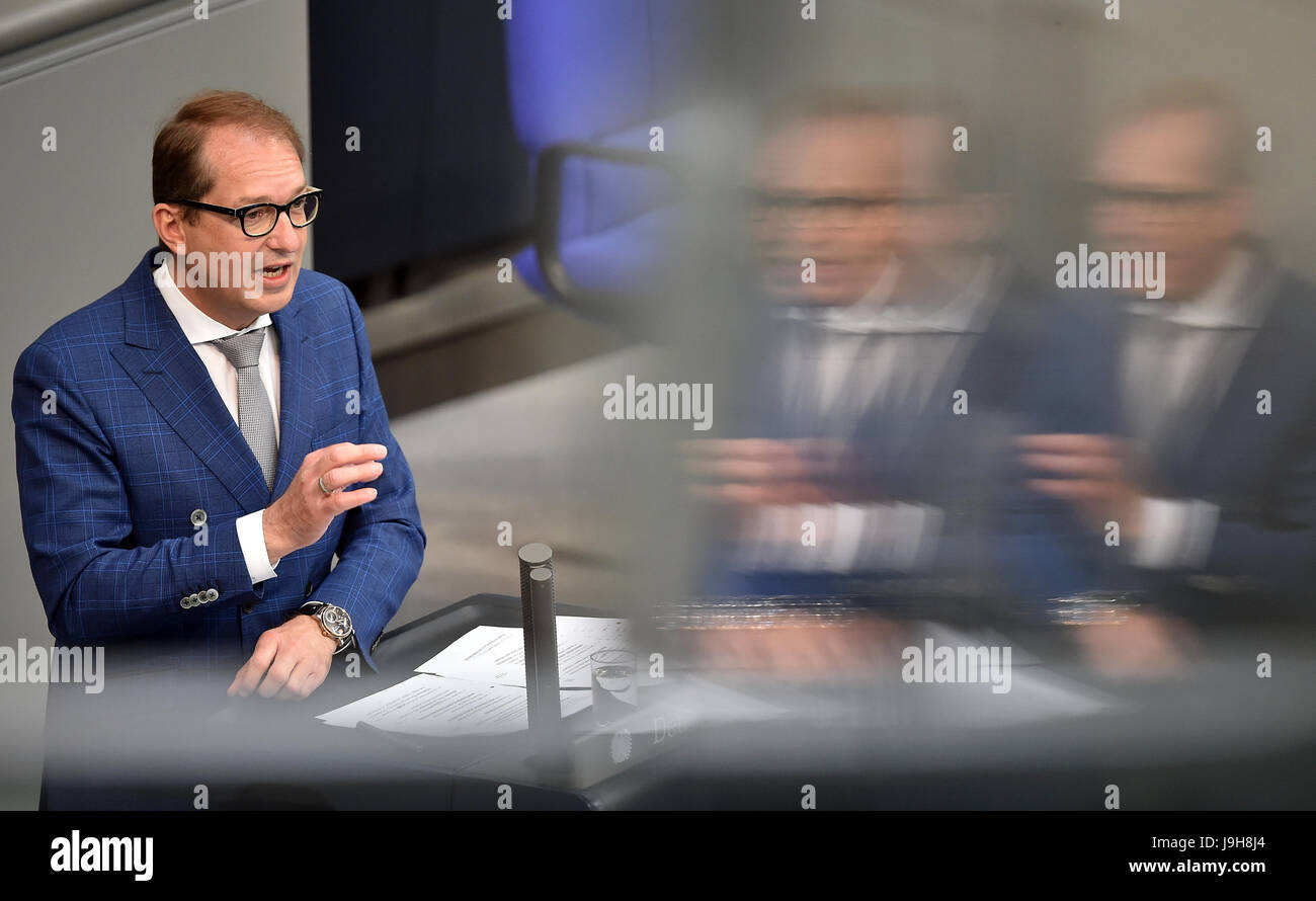 Berlin, Allemagne. 09Th Juin, 2017. dpatop - ministre des Transports Allemand Alexander Dobrindt (CSU) parle à la 238e séance du Parlement allemand à Berlin, Allemagne, 02 juin 2017. Photo : Britta Pedersen/dpa-Zentralbild/dpa/Alamy Live News Banque D'Images