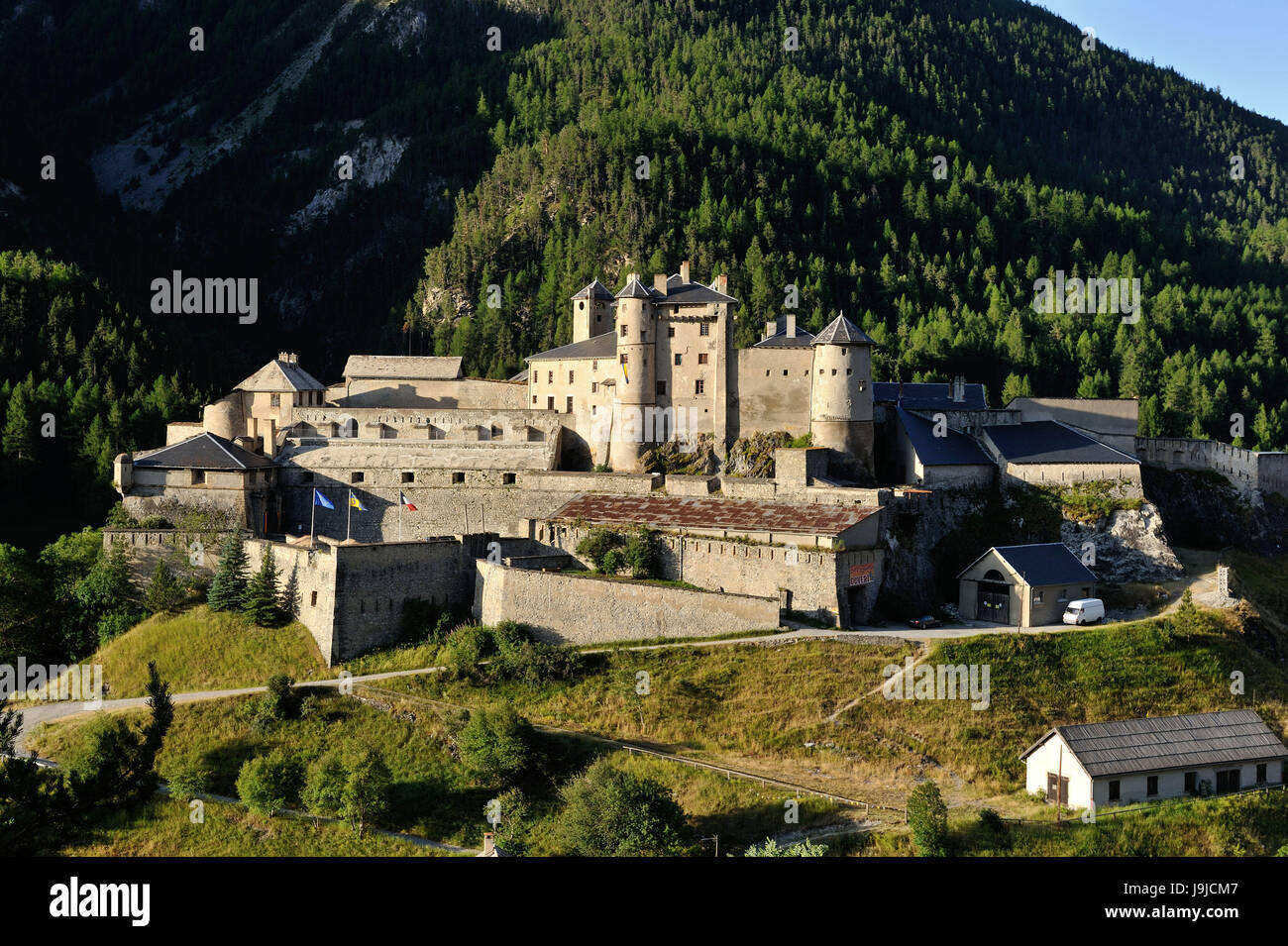 France, Savoie, Parc Naturel Régional du Queyras, le village de Château Queyras, château Banque D'Images