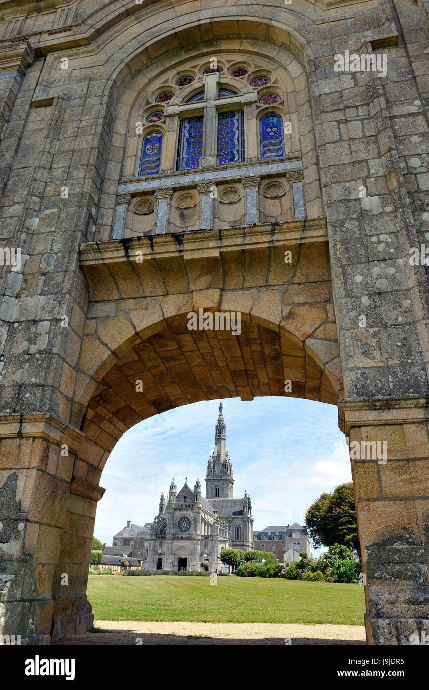 France, Morbihan, Sainte Anne d'Auray, Sanctuaire de Sainte Anne d'Auray, la Scala Sancta, construit en 1660 et la basilique Banque D'Images