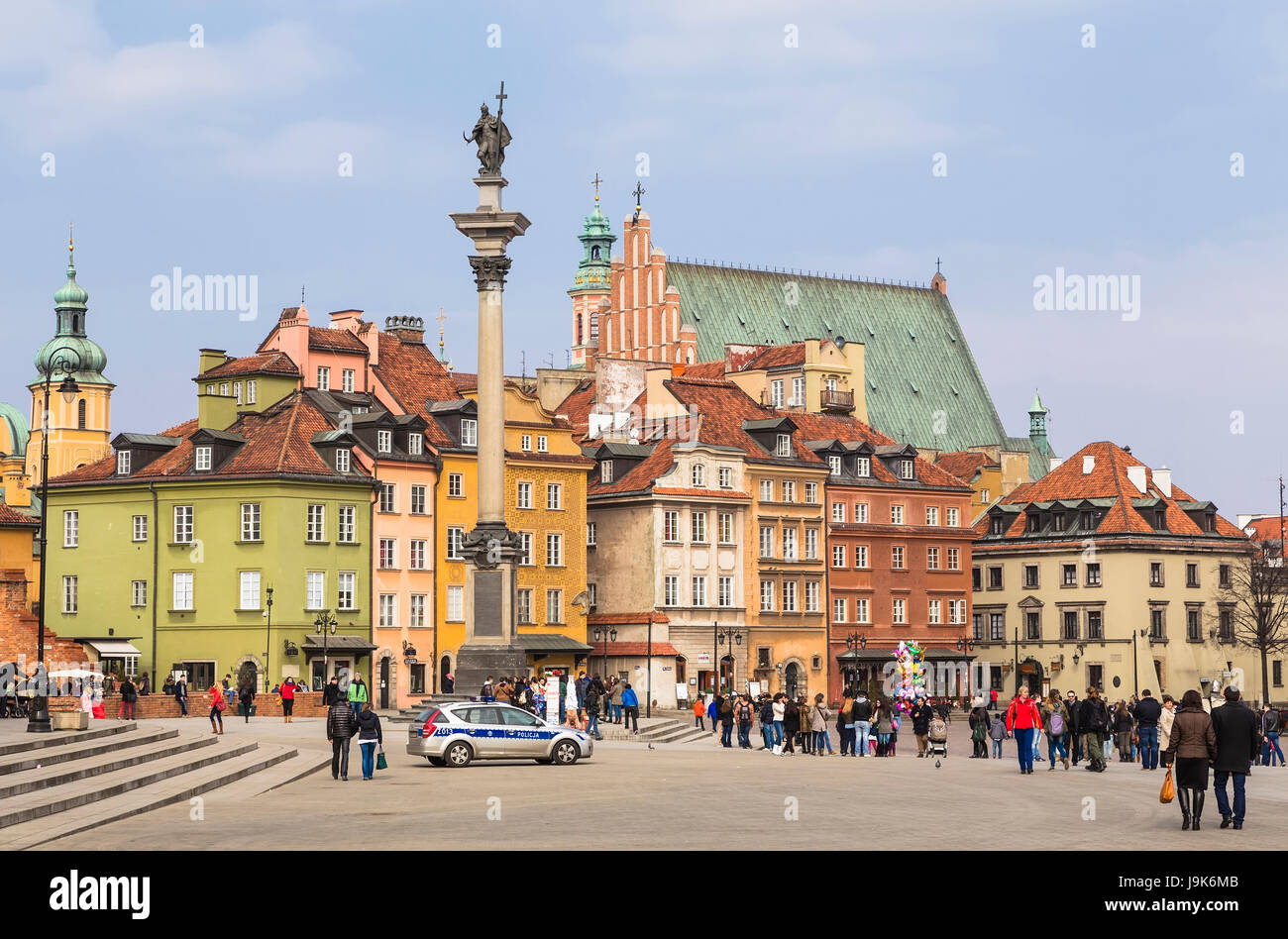 Varsovie, Pologne - 08 mars 2014 : Place du Château avec le roi Sigismond sur la colonne du 8 mars 2014. Varsovie. Pologne Banque D'Images