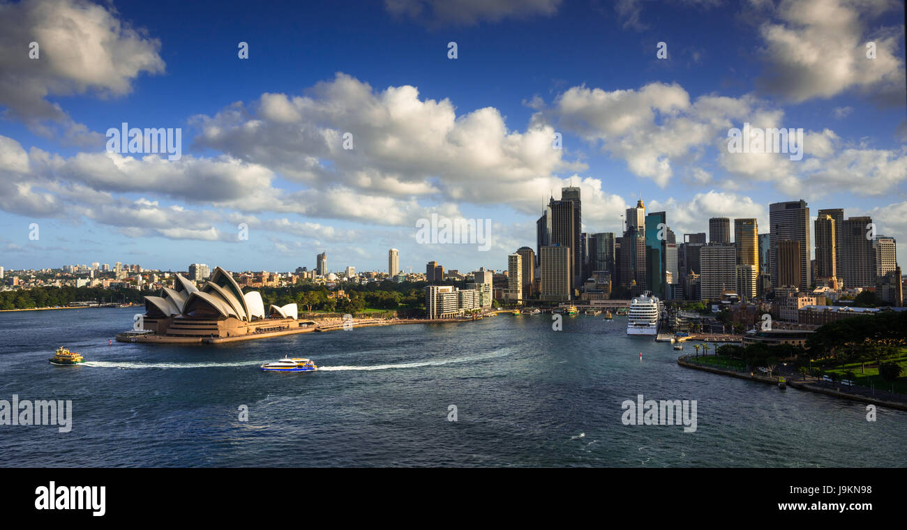 Vue aérienne du port de Sydney skyline avec l'Opéra. Sydney, Nouvelle-Galles du Sud, Australie. Banque D'Images