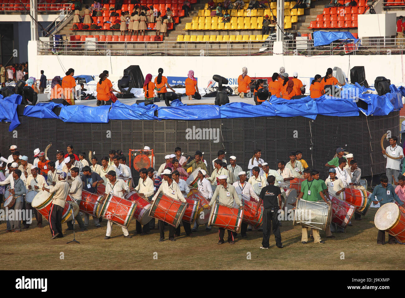 Batteurs répéter cérémonie d'inauguration, Pune, Maharashtra, Inde, Asie Banque D'Images