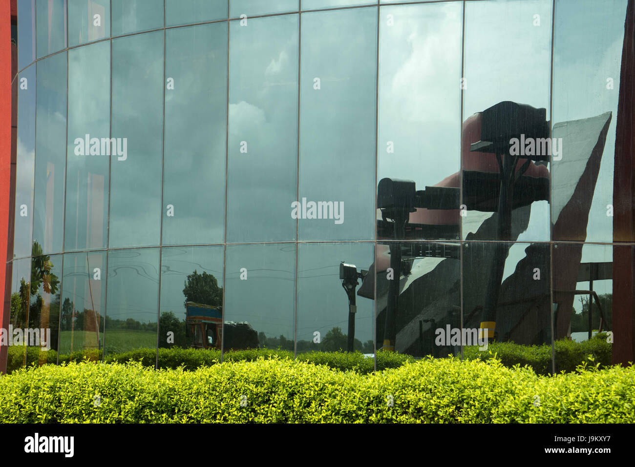 La réflexion sur l'édifice de verre, de l'Inde, l'Asie Banque D'Images