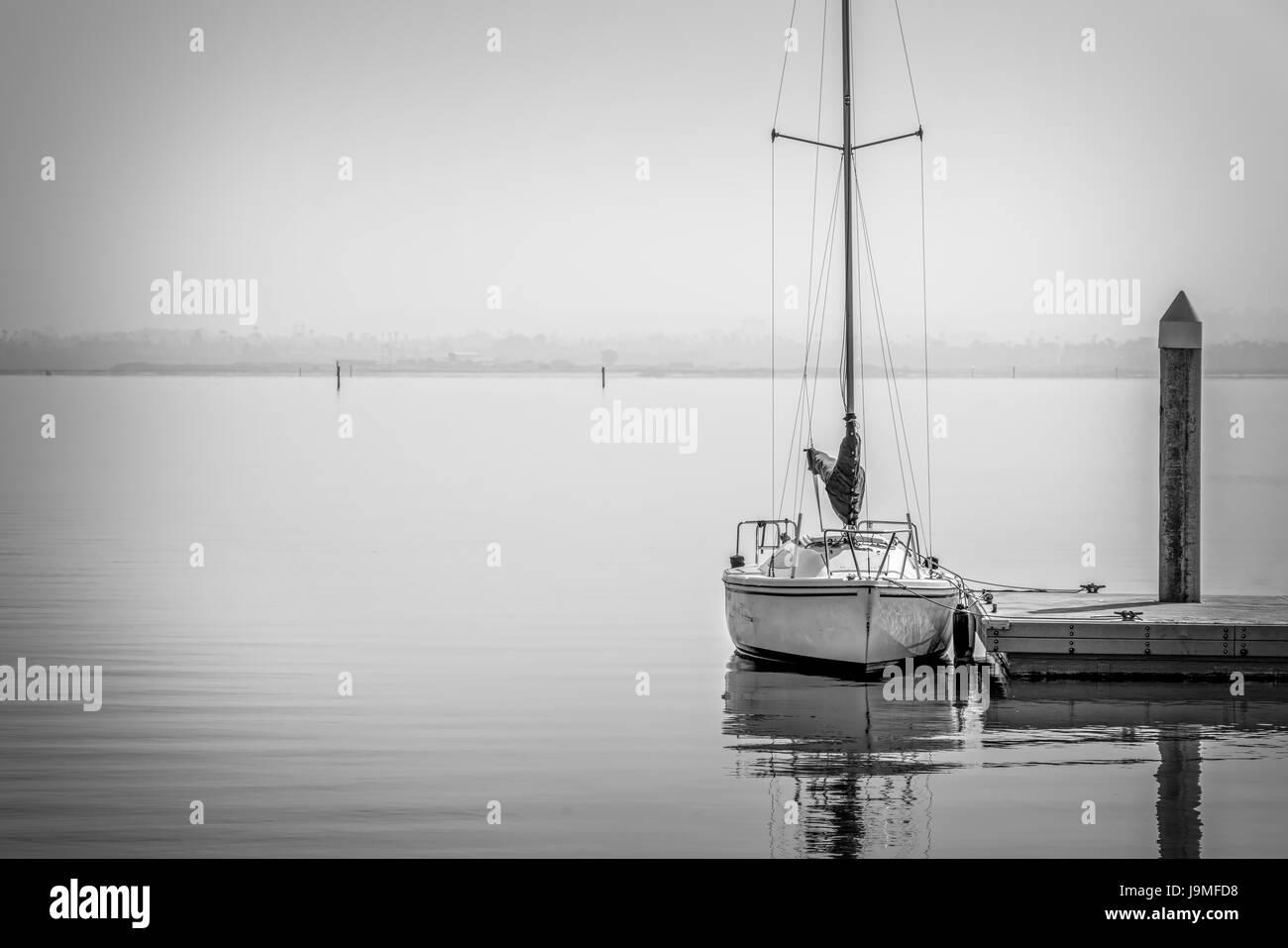 Un bateau à un quai de la Californie du sud. Banque D'Images