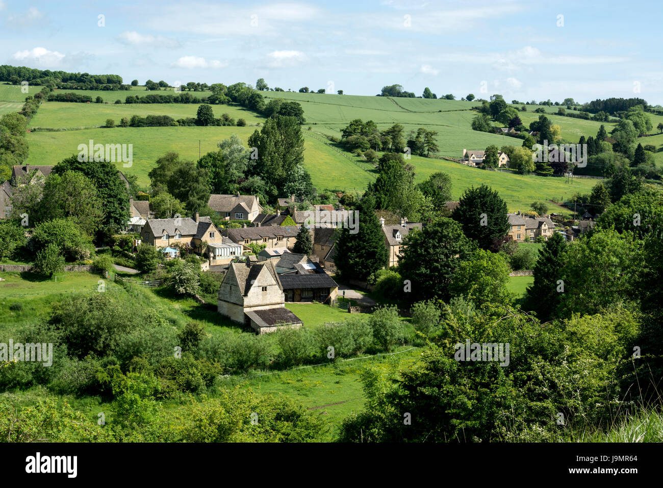 Vue sur village Naunton, Gloucestershire, England, UK Banque D'Images