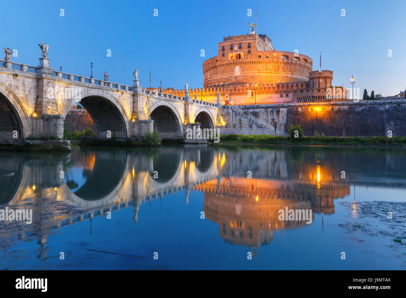 Château Saint Ange et le pont, Rome, Italie Banque D'Images