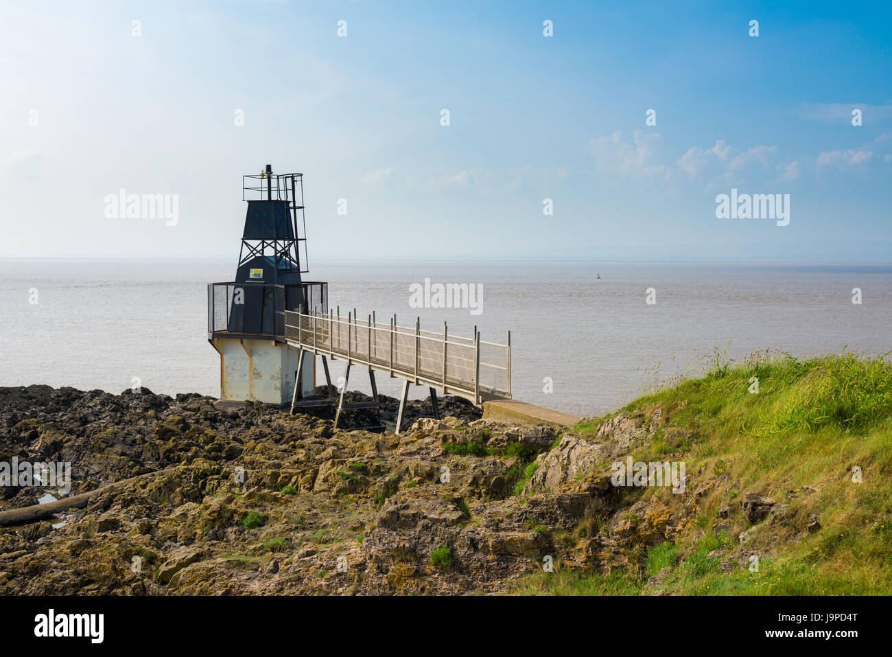 Phare de Battery Point surplombant l'estuaire de la Severn à Portishead, North Somerset, Angleterre. Banque D'Images