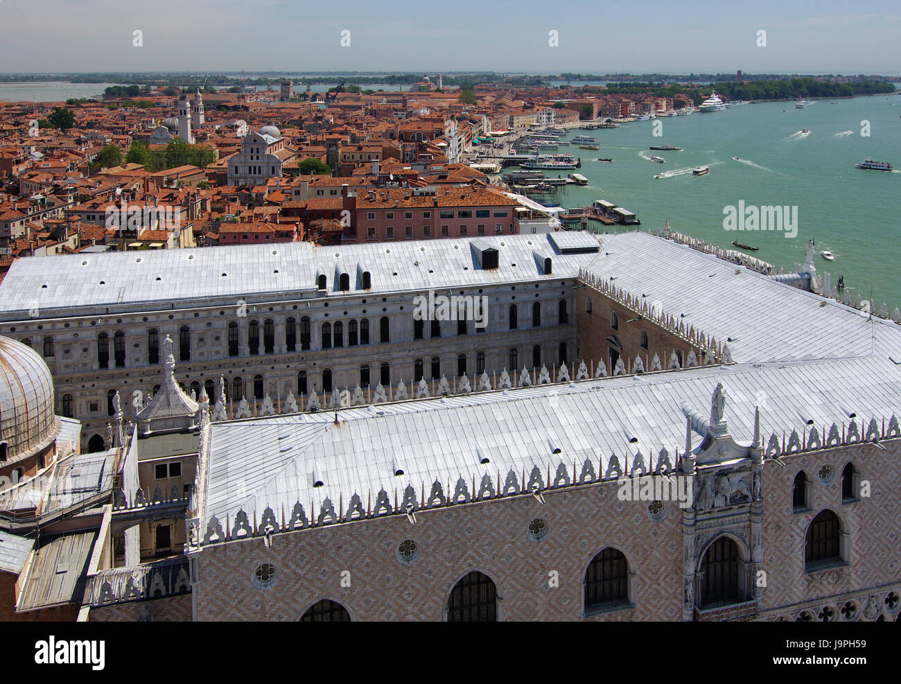 Venise - vue depuis le campanile sur le palais des doges et la lagune Banque D'Images