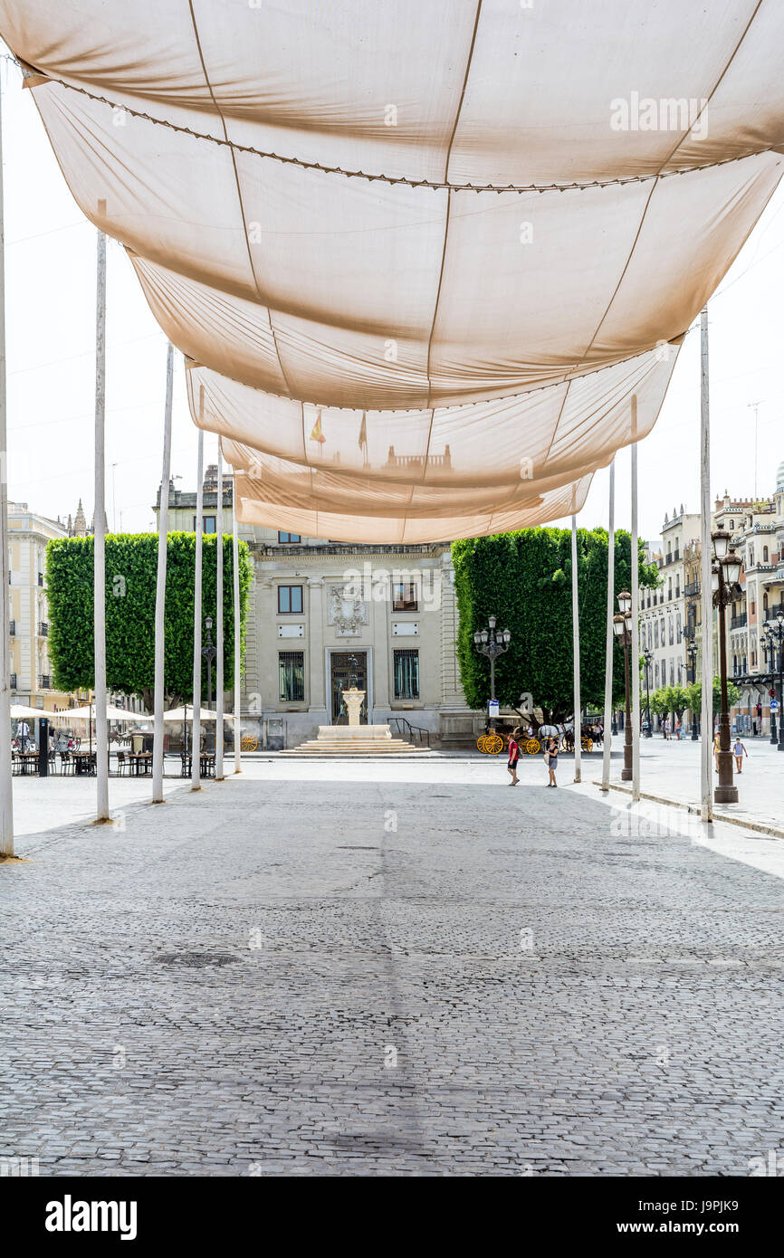 Rues de Séville, en Espagne, sont remplis d'art - chaque étape de la manière. Banque D'Images