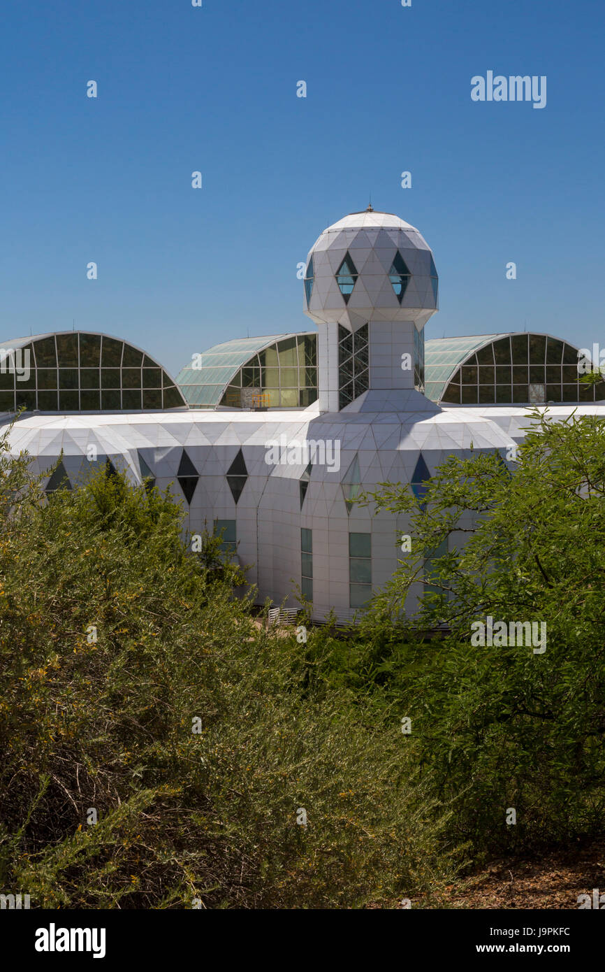 Oracle, Arizona - Biosphère 2. Les gens vivaient dans la biosphère scellés2 aussi longtemps que deux ans au début des années 90 comme une expérience dans le développement de l'con Banque D'Images