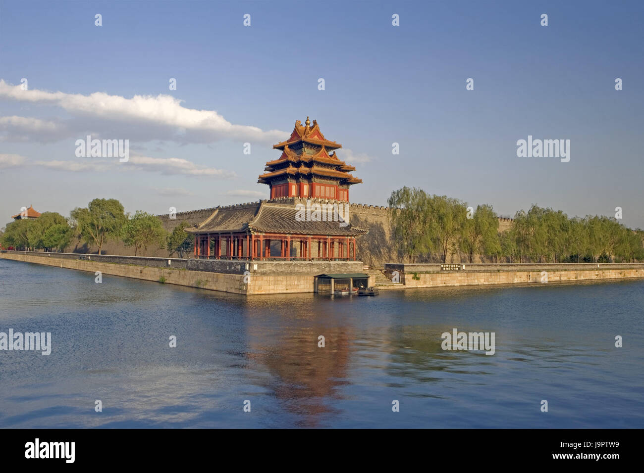 La Chine, Pékin, Cité Interdite, palace mur défensif,tour,saut,eau,Asie Asie de l'Est,ville,roulement,une partie de la ville, destination,bâtiment,eaux,palace structure,tour,tour,lutte,architecture,endroit d'intérêt,Culture,tourisme,patrimoine culturel mondial de l'UNESCO, Banque D'Images